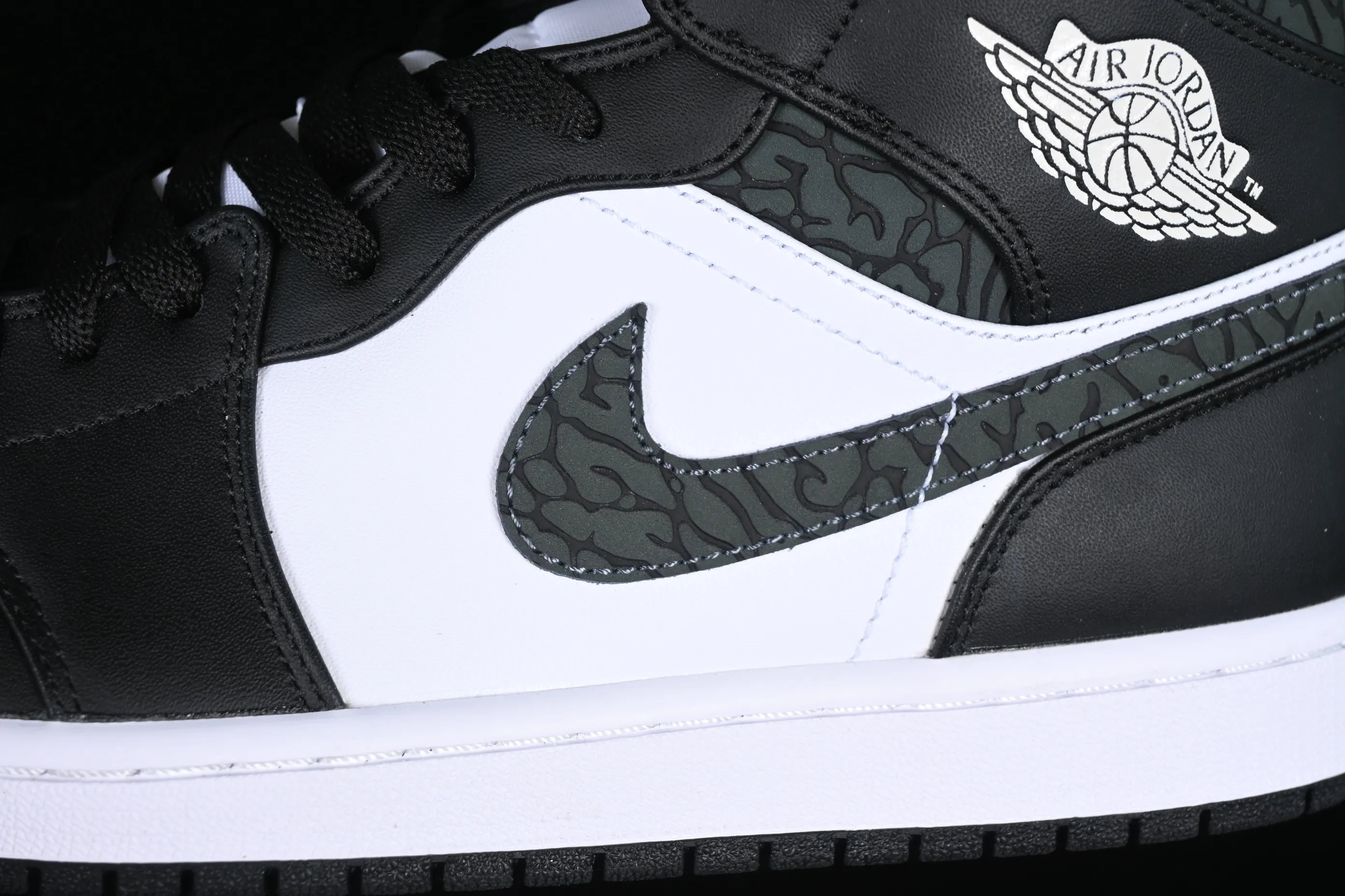 All categories Air Jordan Jordan series basketball shoes Air Jordan 1 Mid Air Jordan 1 Mid AJ1 Joe 1 all black burst pattern mid-top cultural casual sneakers FB9911-001